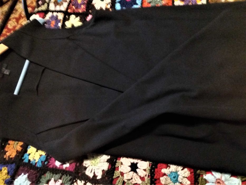 Vand vesta lunga dama, neagra (COS),  cu rever, eleganta si calduroasa