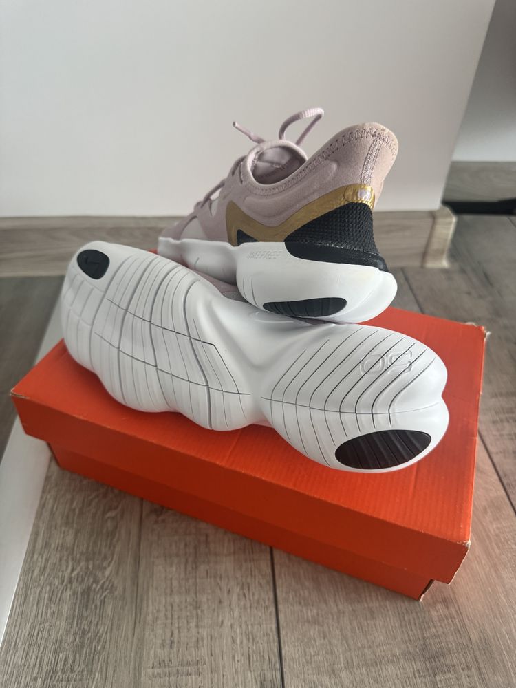 Оригинални NIKE Дамски Маратонки 38.5