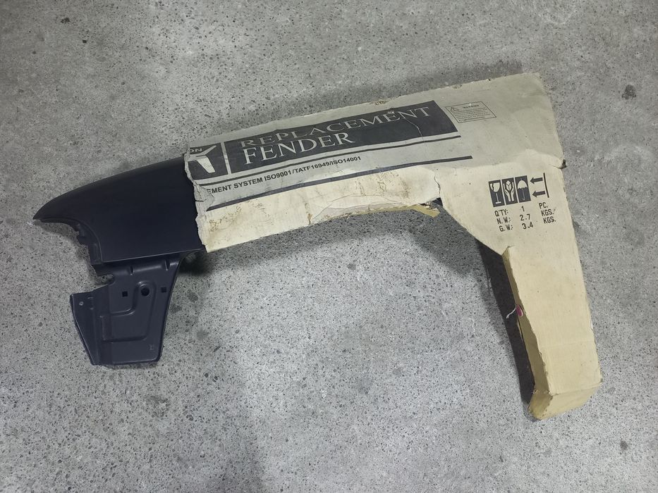 Aripa noua fata stanga Audi A4 far cu semnalizarea separat