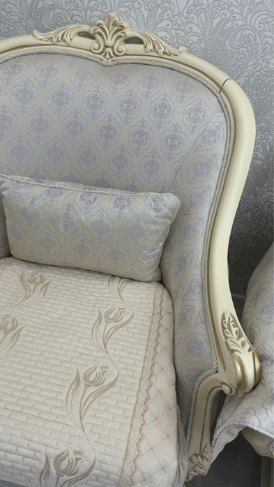 Диван и две кресло