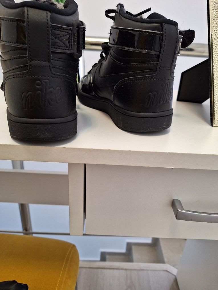 Ghete Nike originale marime 36! Predare personala în Pitești sau prin