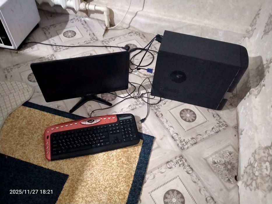 Продам компьютер с монитором.  Торг есть