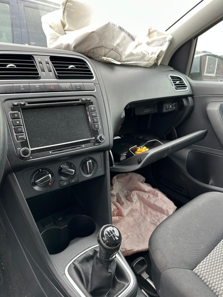 Dezmembram vw polo 6R, moto 1.2 tdi, an 2012