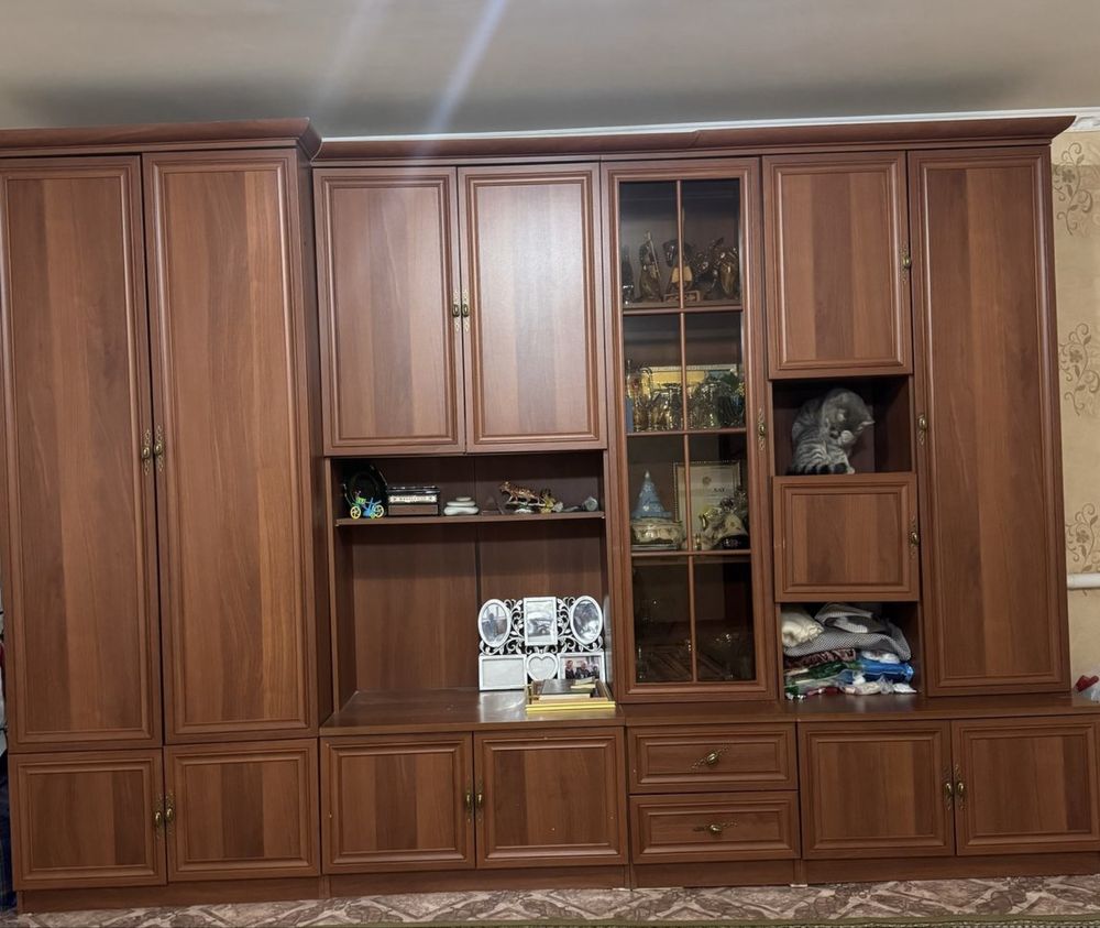 Срочно продам шкаф