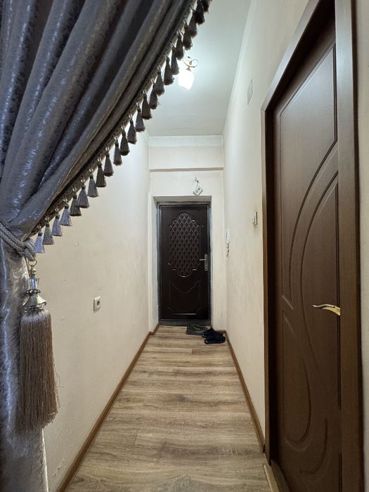 Sergeli 6A 2 xona 56kv 2-etaj mebel texnikasi bilan SOTILADI