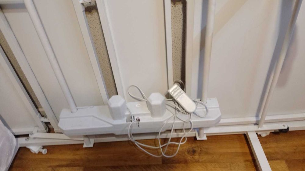 Електрическо болнично легло с два мотора и дистанционно