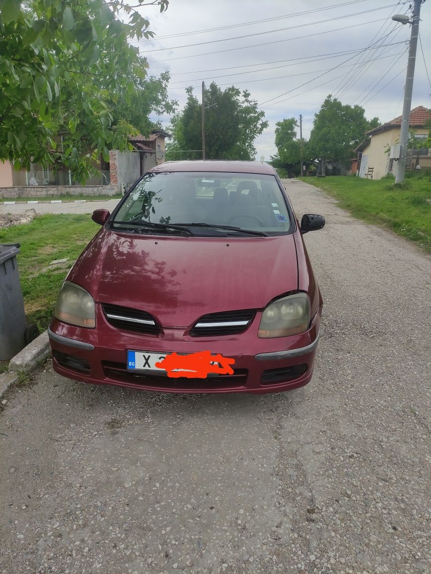 Nissan almera tino