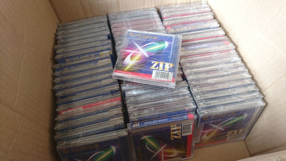 Pachet cu 10 dischete Zip iomega + 1 discheta Floppy ritmuri Va7-Va76