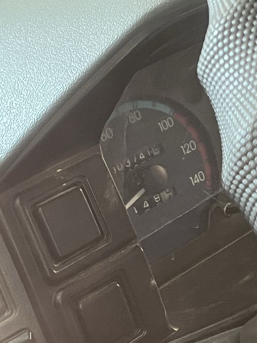 Yangi damas srochno sotiladi