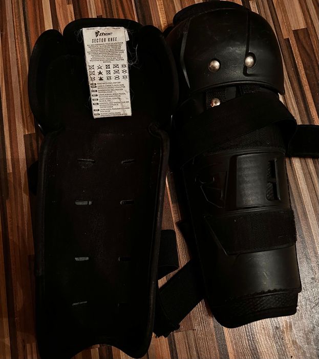 Armură Alpinestars și Genunchiere Thor pemtru motor