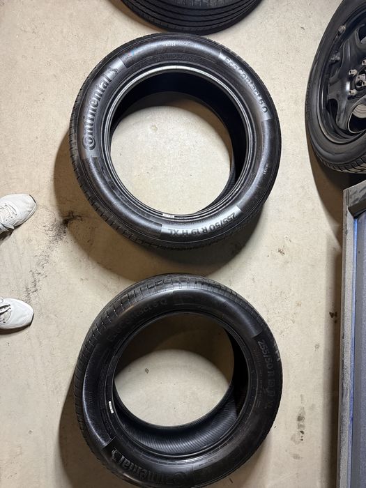 continental dot 1125 2X 235/55/R19 plus 2X 255/50/R19