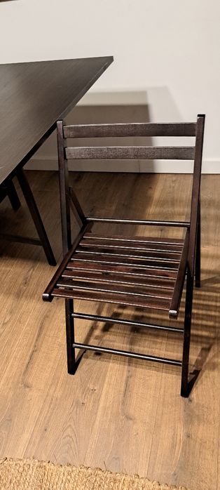 Vând masă cu 6 scaune pliabile