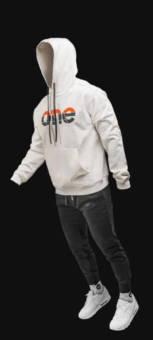 екип на one чисто нов