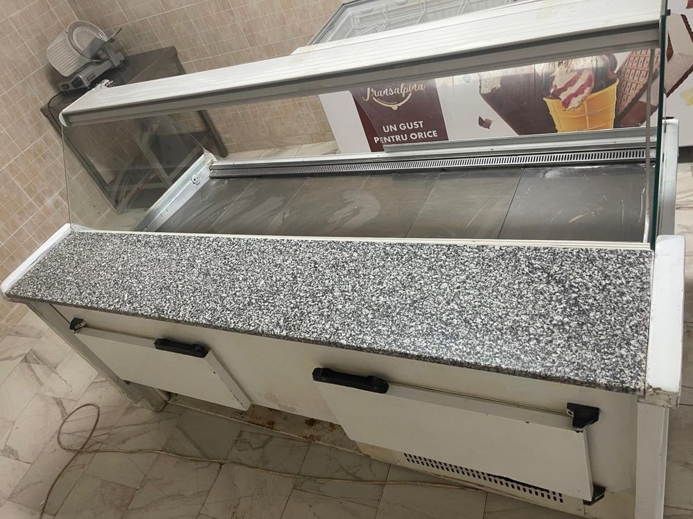 Vand vitrina mezeluri sau lactatate