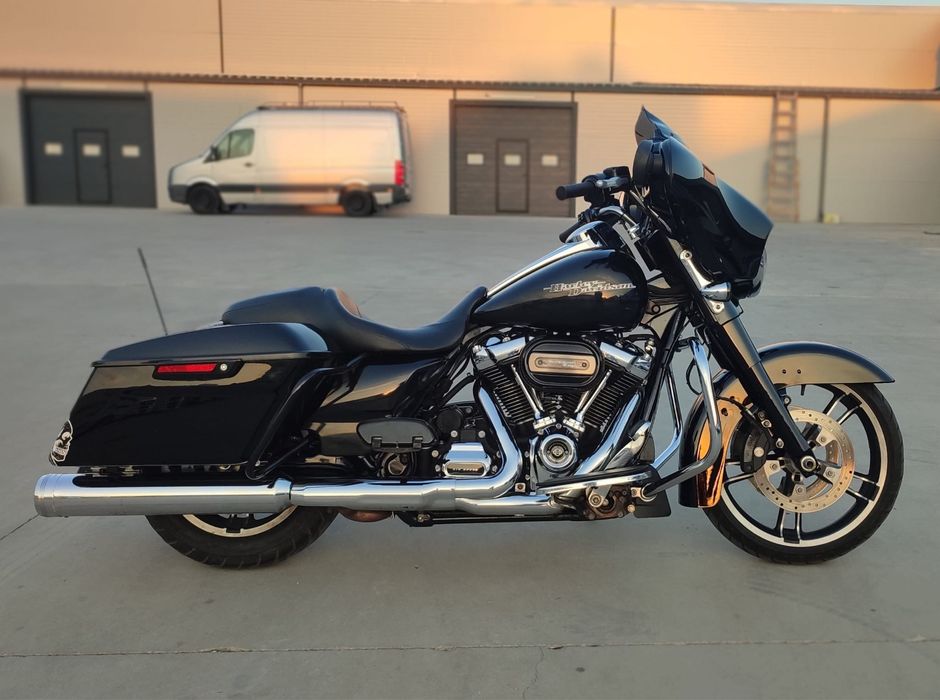 Harley Davidson Street Glide M8