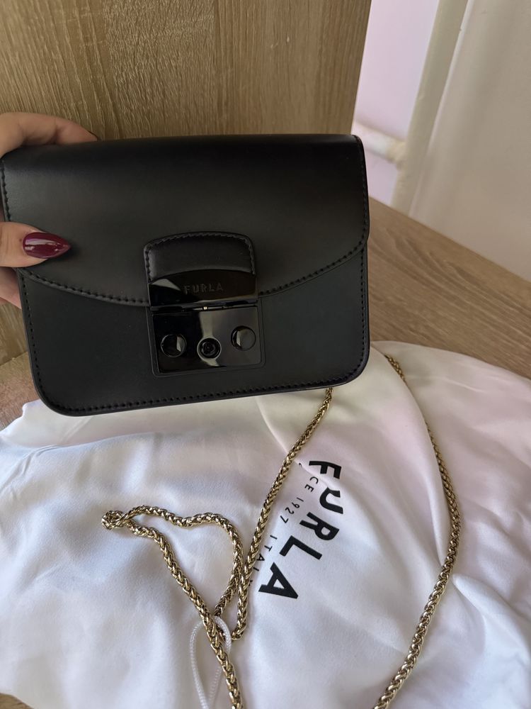 Малка чанта Furla Metropolis Mini