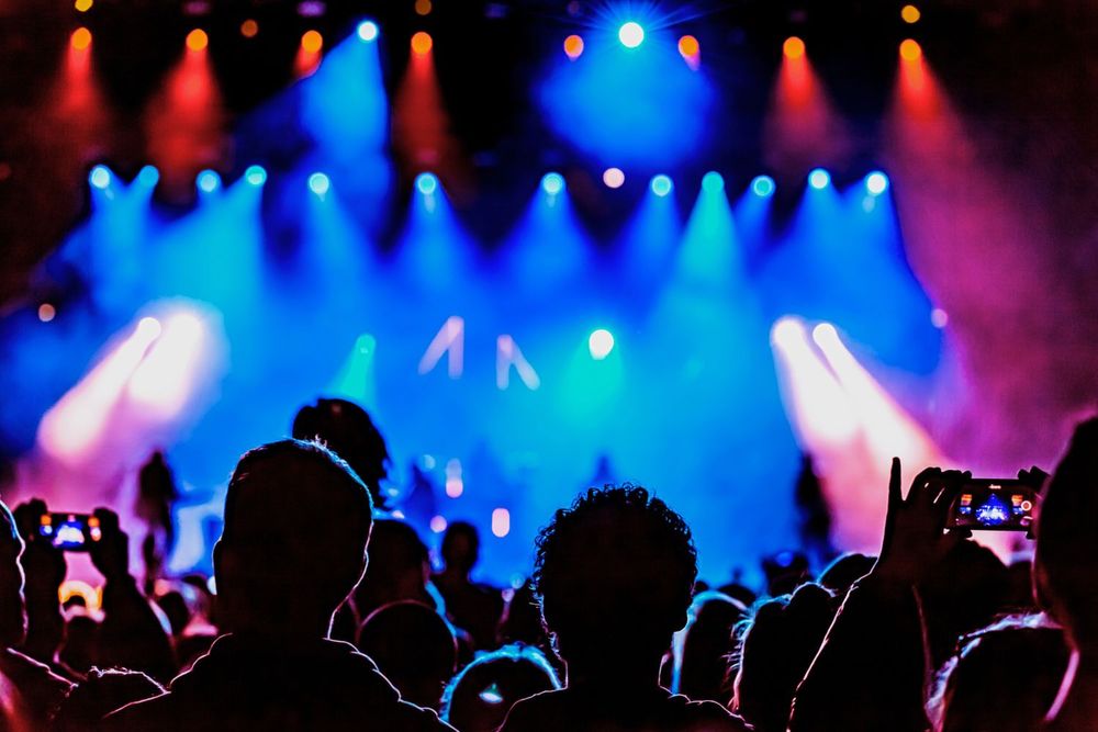 Аренда звук свет лэд led экран караоке колонка сцен DJ