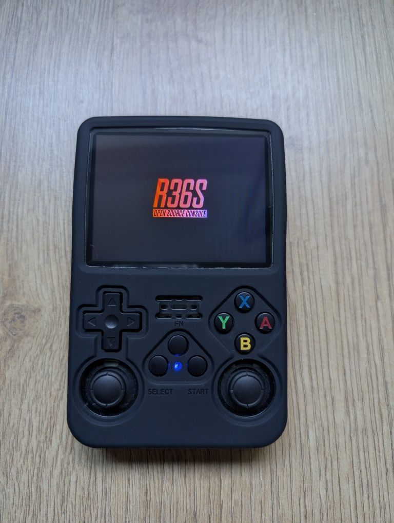 Consola Retro R36S + Accesorii
