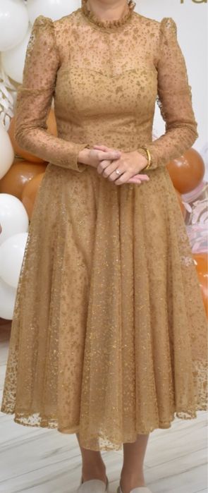 Платье шикарное