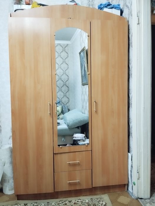 Продам шкаф 3 дверный