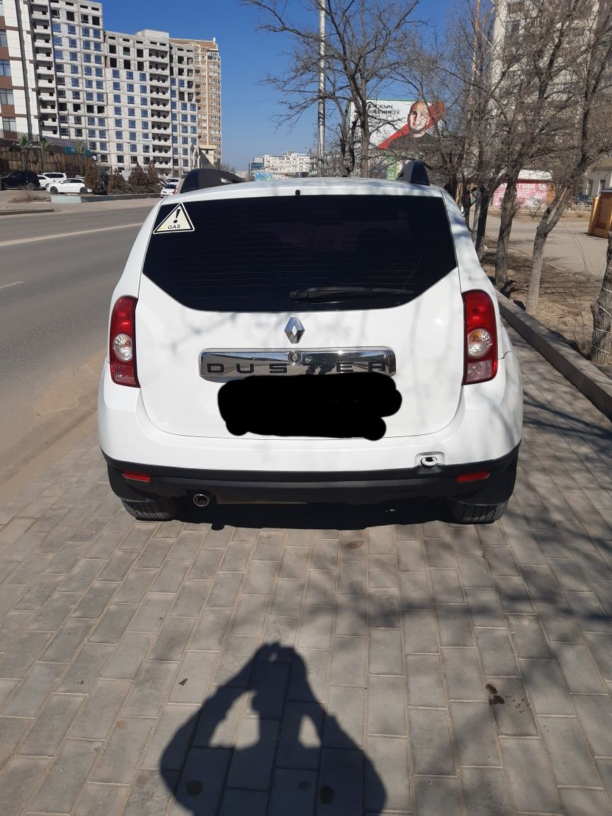 Продаётся автомобиль Рено Дастер