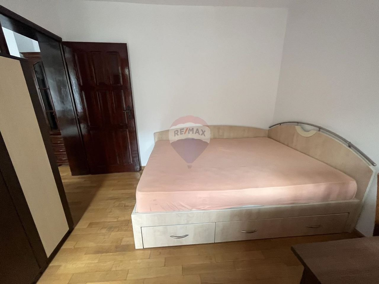 Продава се Тристаен апартамент в Варна, Спортна зала - 118 кв.м за 2204 €/кв.м - Снимка #4