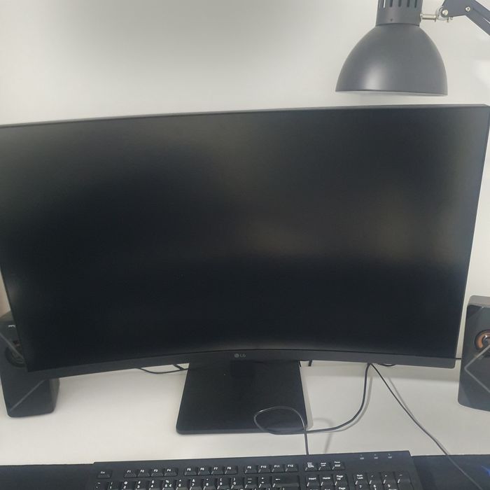 Monitor curbat LG, 31.5", Full HD, 100Hz