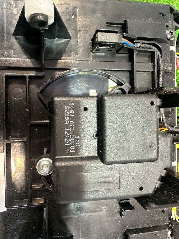 Butoane incalzire scaune, buton avarie consola centrala mercedes benz e-class w211 2007