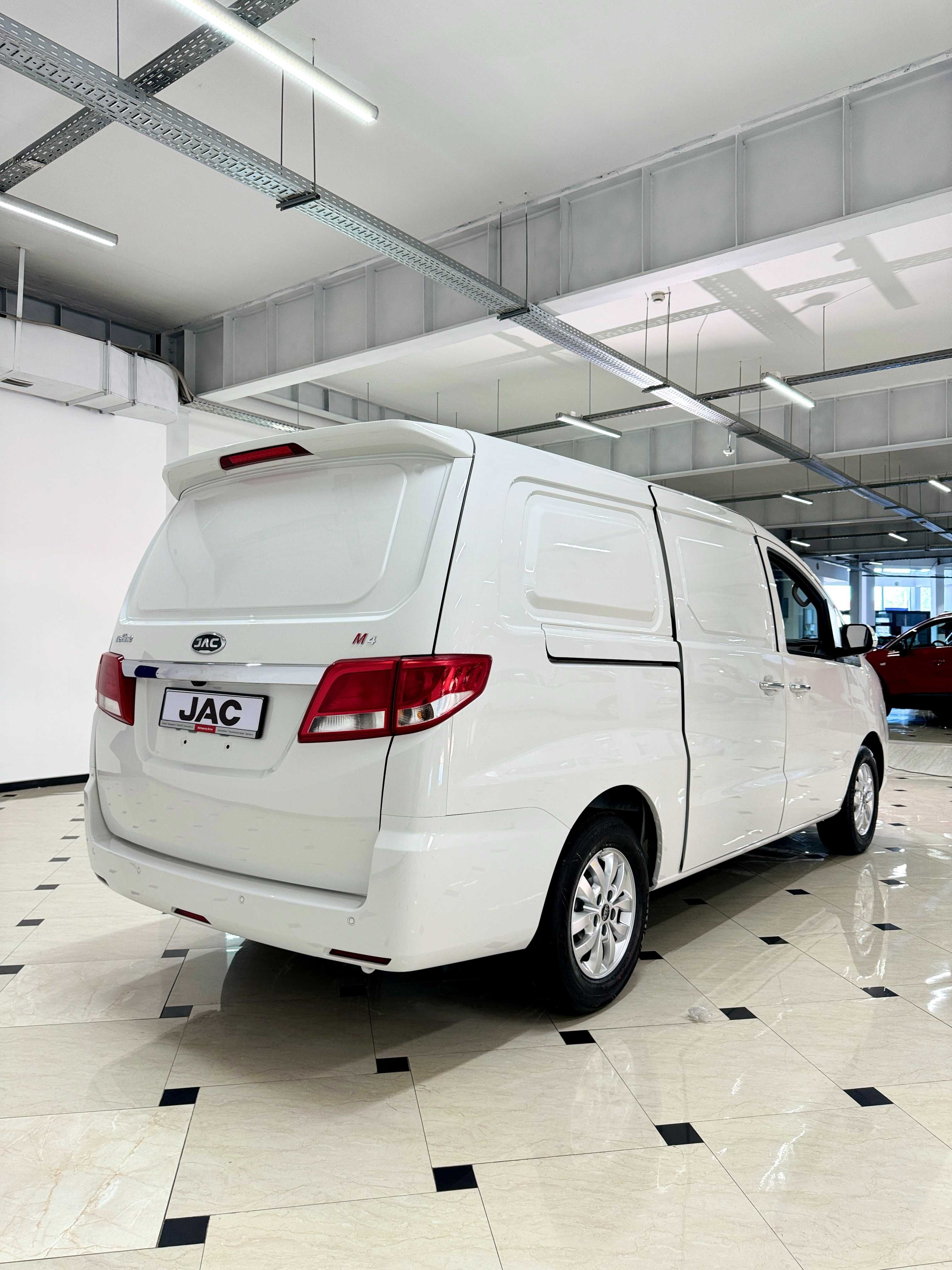 Jac M4 REFINE 2wd
