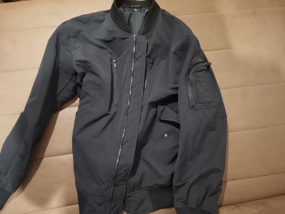 Яке тип бомбър, мъжко.