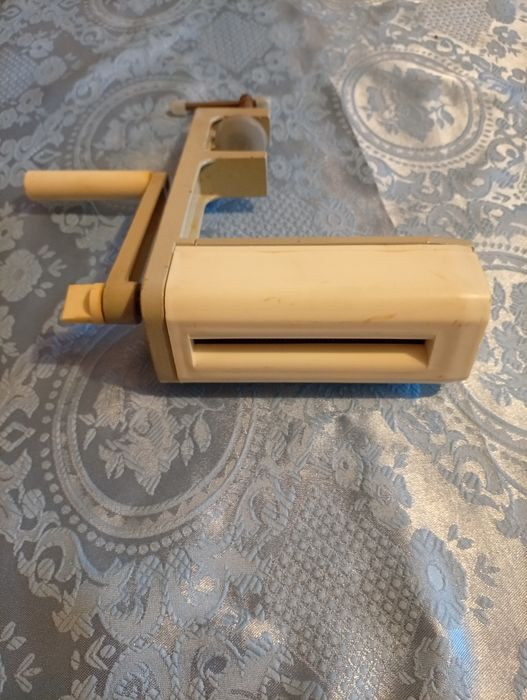 Mașina de făcut taietei