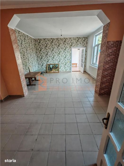 Spatiu comercial si curte privata zona 23 August