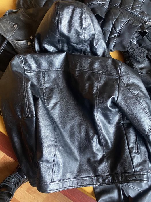 Geaca de piele Seinsse cu gluga.