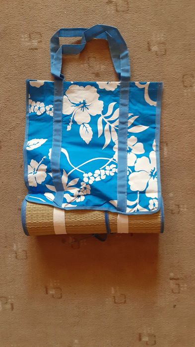 постелка за плаж и чанта комплект, чисто нови. Внос от Холандия