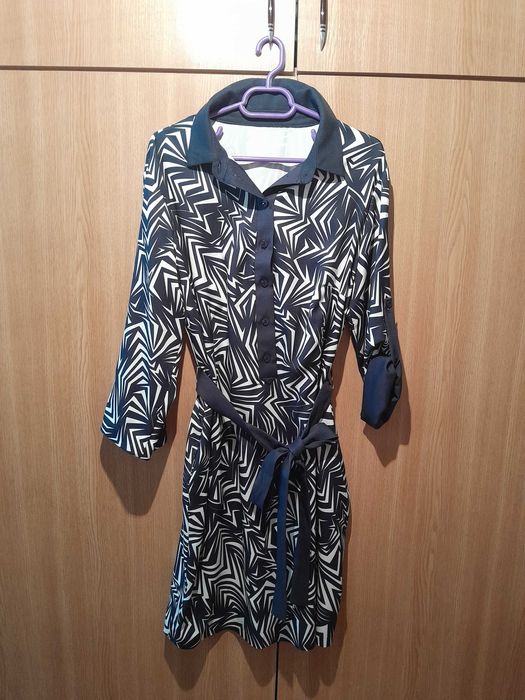 Rochie casual, midi cu mânecă ajustabilă, nasturi și cordon