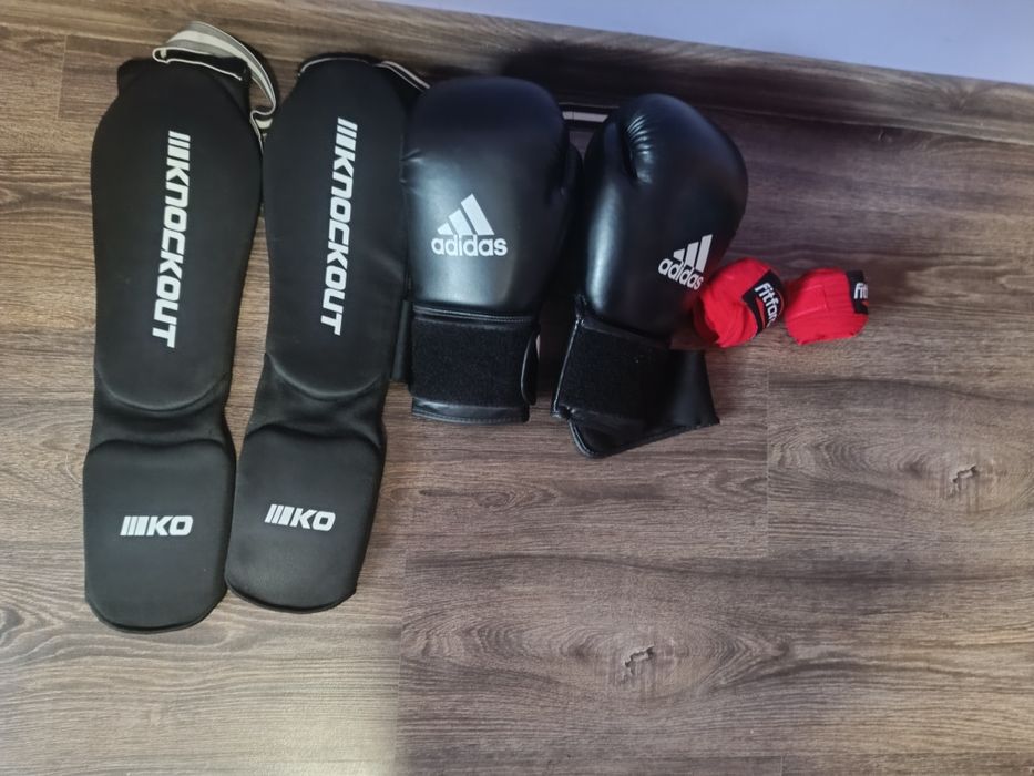 Echipament kikbox