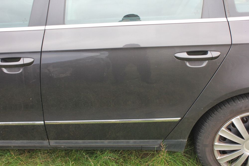 Usa stanga spate vw passat B6 variant break combi LC8Z moka brown