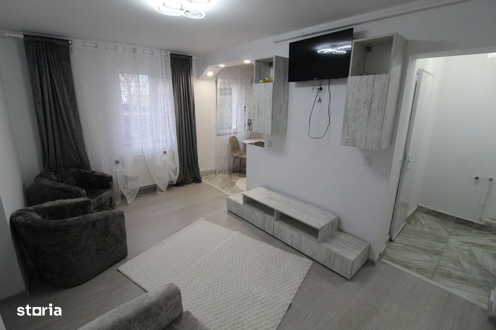 Vând apartament 2 camere în Hunedoara, Dunărea-Str.Căprioarei, parter