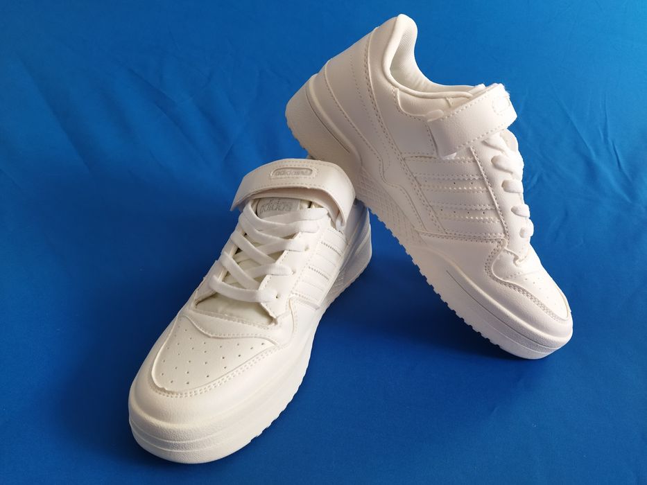 Продам кроссовки новые