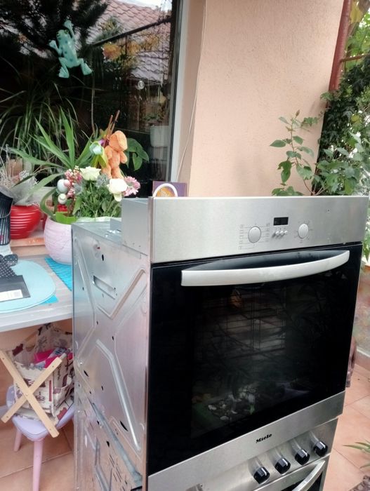 Miele Cuptoare electrice Premium Inox Clasa AAA Afisaj LED