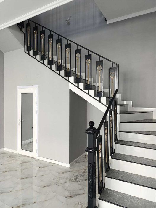 Икки каватли дукон сотилади