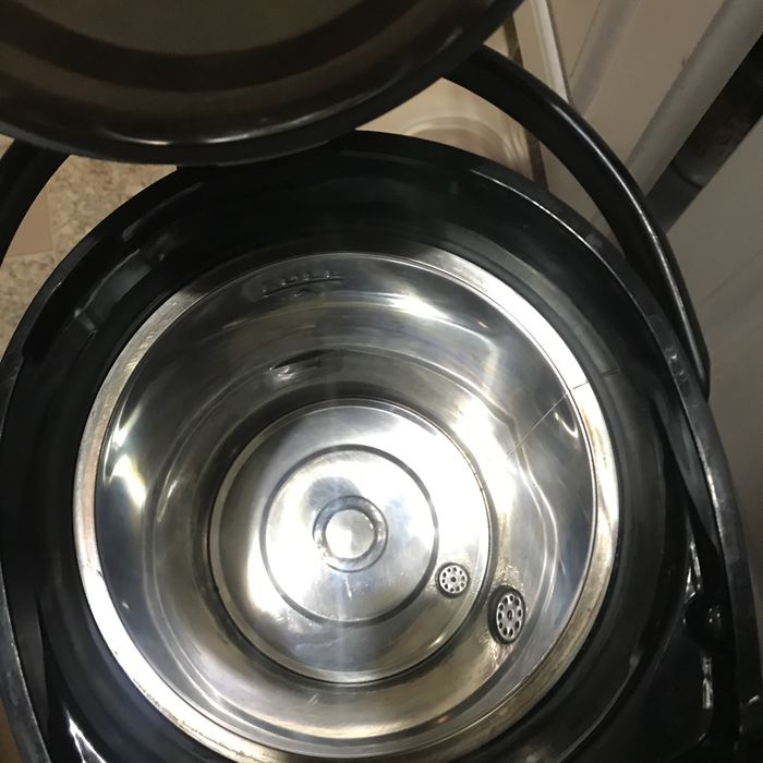 Продам термопот 4 литров рабочи