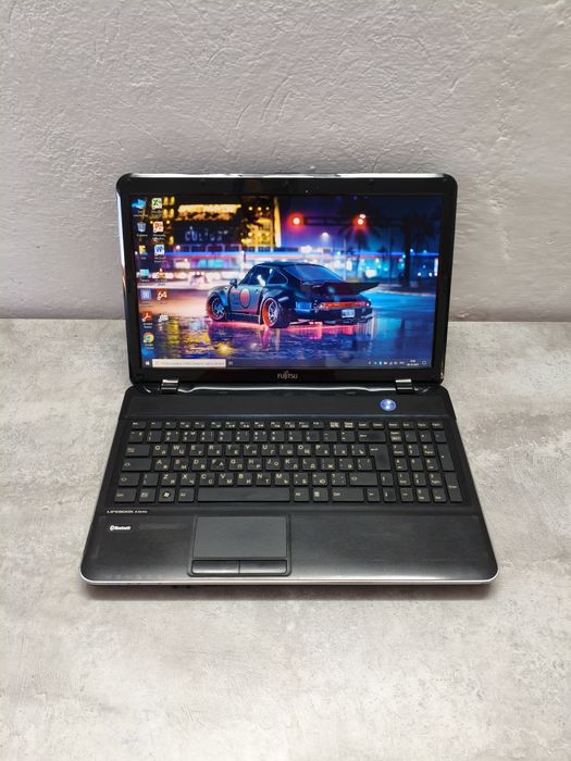 Ноутбук Fujitsu. Core i3-2370M/SSD 128Gb/DDR3 6Gb