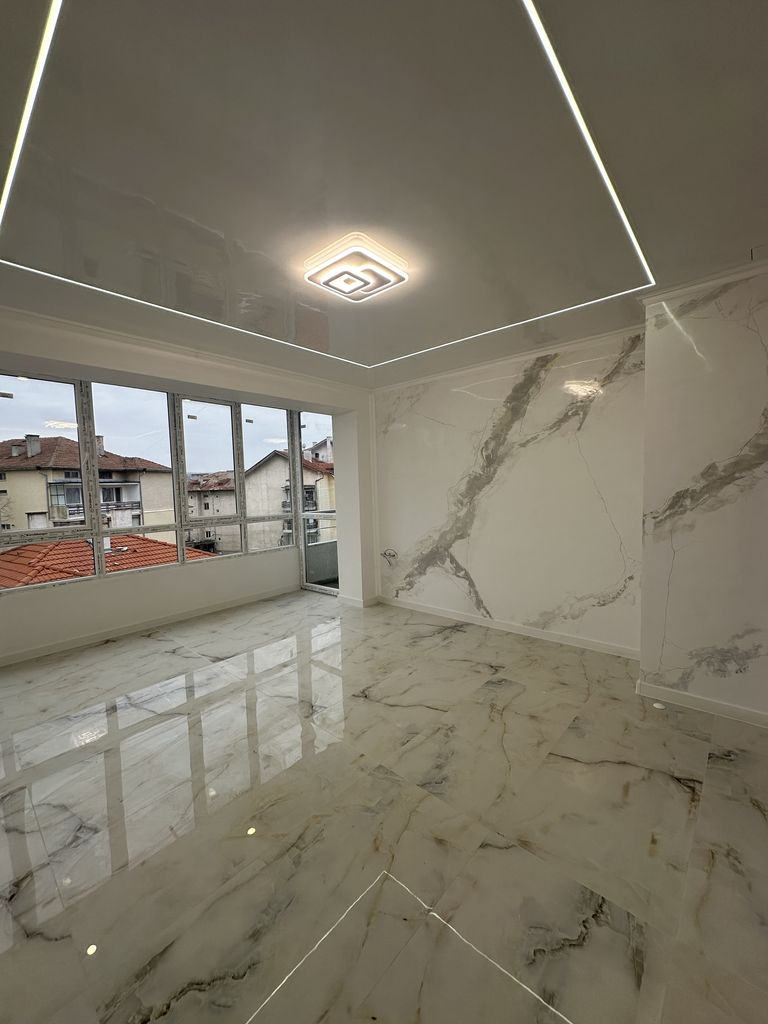Продава се Двустаен апартамент в Разград, Варош - 68 кв.м за 1268 €/кв.м - Снимка #1