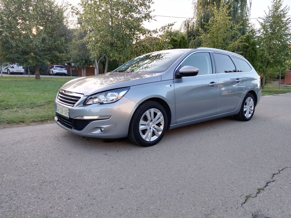 Peugeot 308 Style 1.2iT cu 130 cp,an 2015,automat,euro 6,navi,climat
