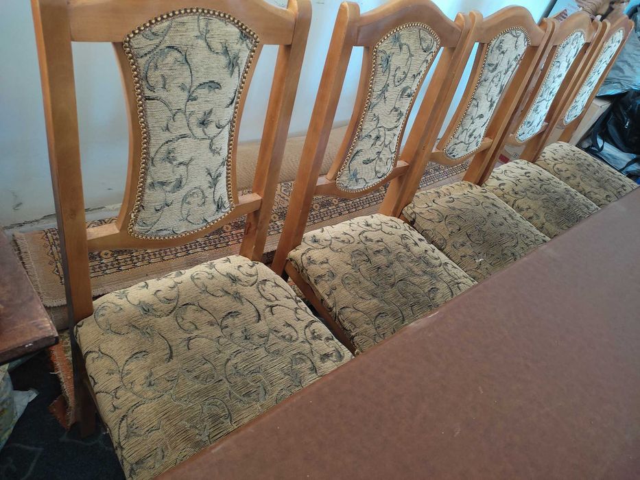 Стол ва стуллар сотилади (комплектда)!