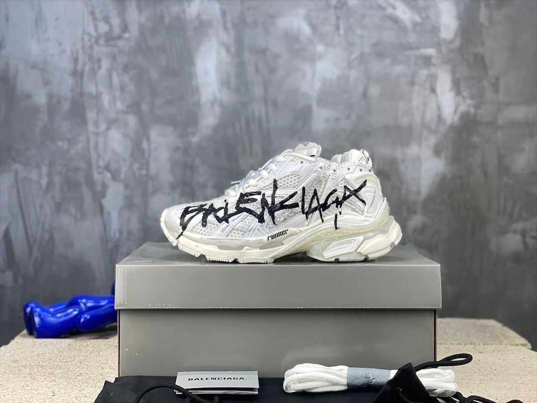 Balenciaga Runner