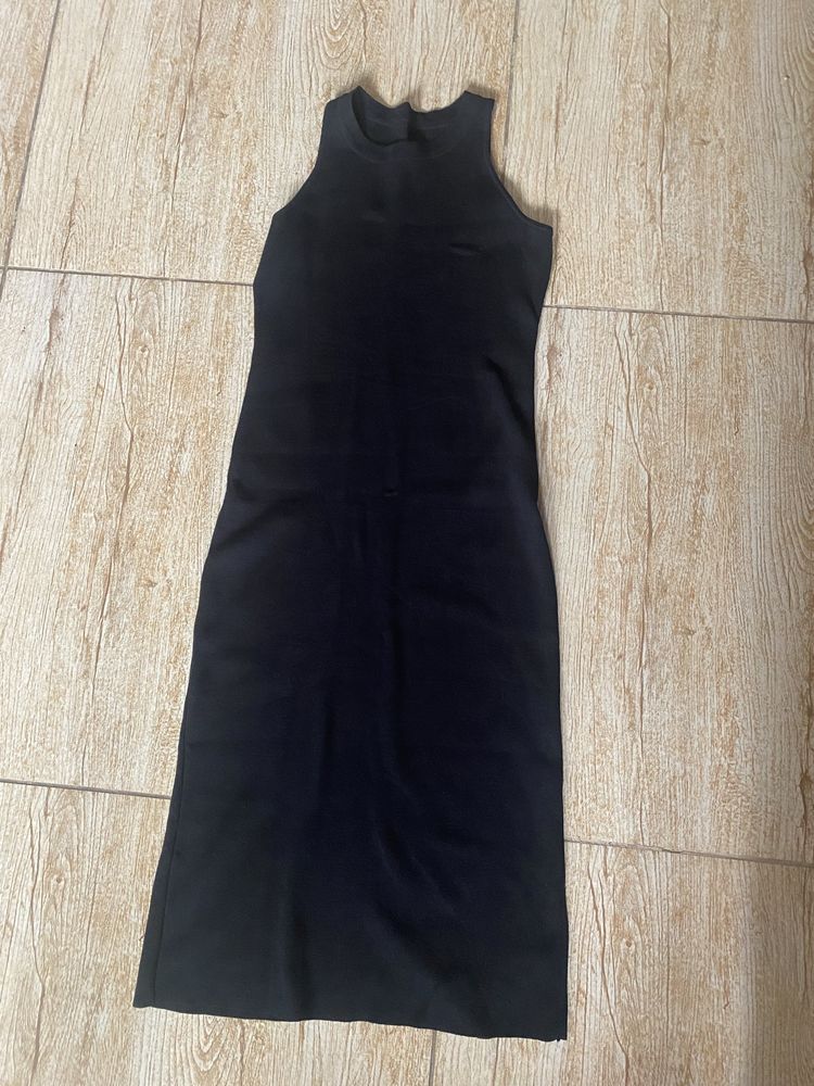 Трендовое черное платье xs-s