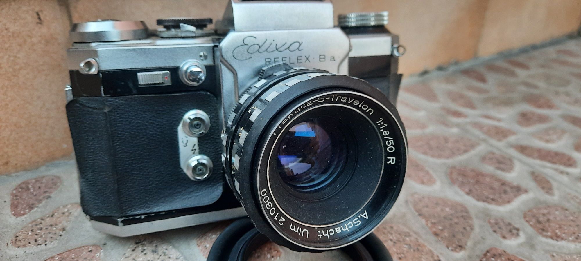 Фотоапарат Edixa Reflex Ba обект50/1:1.8мм и  Pentax me  Обектив 35-70