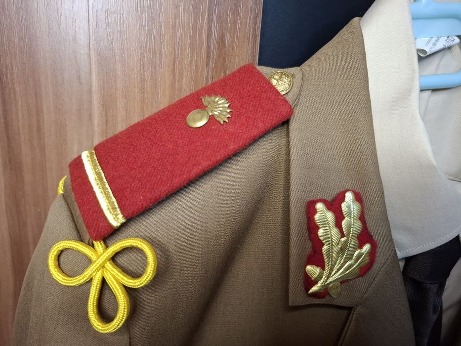 Costum militar Exceptional